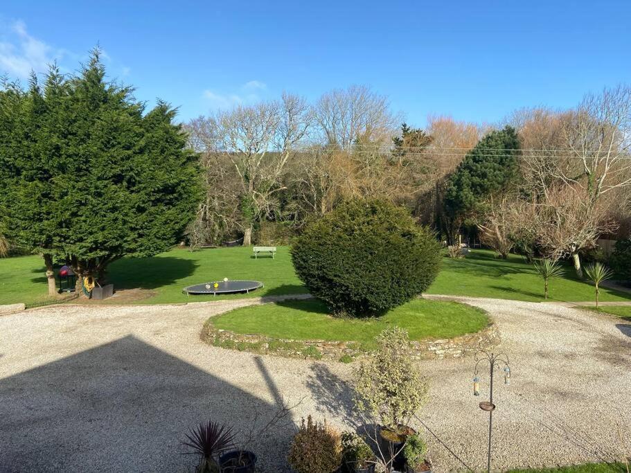Gwills Countryside With Hot Tub Apartment