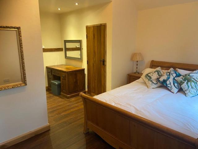Gwills Countryside With Hot Tub Apartment *